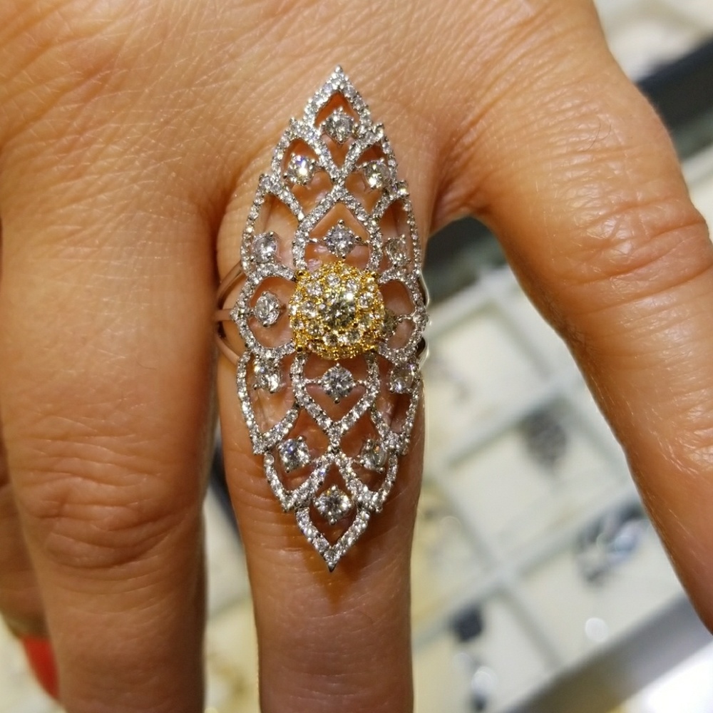 18k Diamond fashion ring